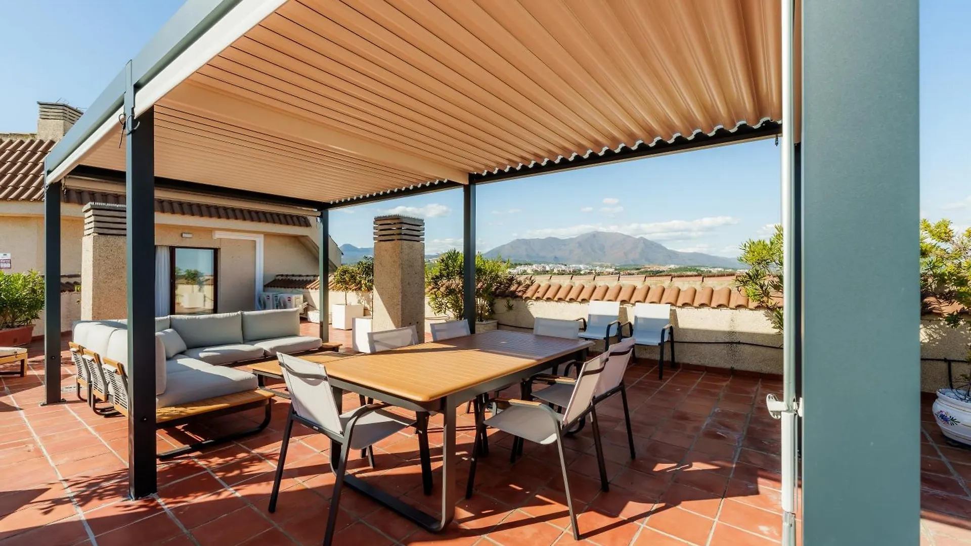 Orange Garden Luxury Penthouse Apartment Manilva 0*,  Spain